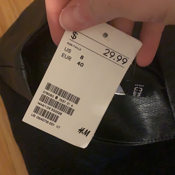 H&M size us 8 eur 40 black leather skirt - Picture 3 of 4